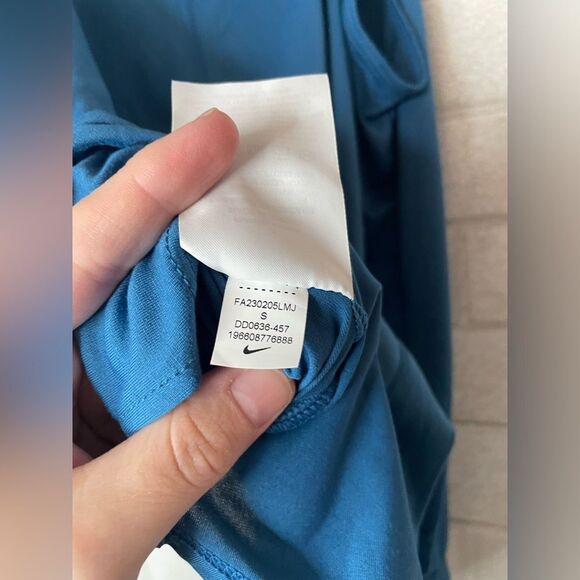 Nike Women’s Blue Workout Tank Top Dri-Fit - Picture 4 of 8